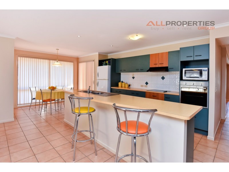 5 Glenfield St, Parkinson QLD 4115