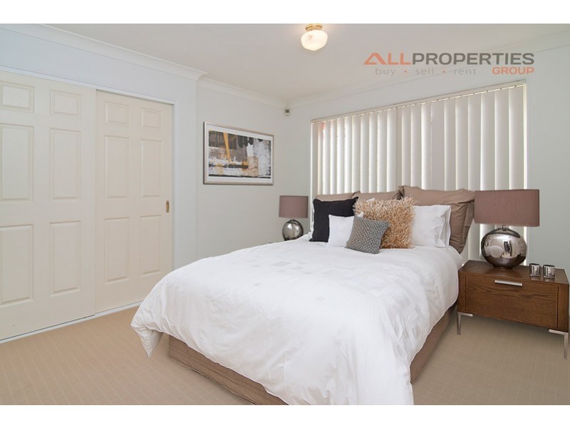 5 Summerhill Place, Forest Lake QLD 4078
