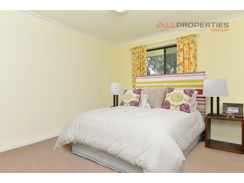 181 EMERALD DRIVE, Regents Park QLD 4118