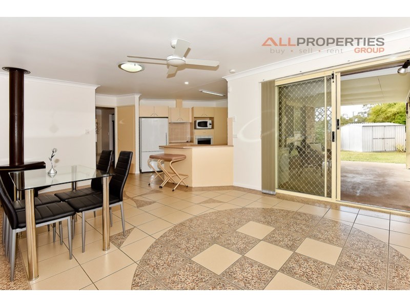 6 FOLIUM COURT, Regents Park QLD 4118