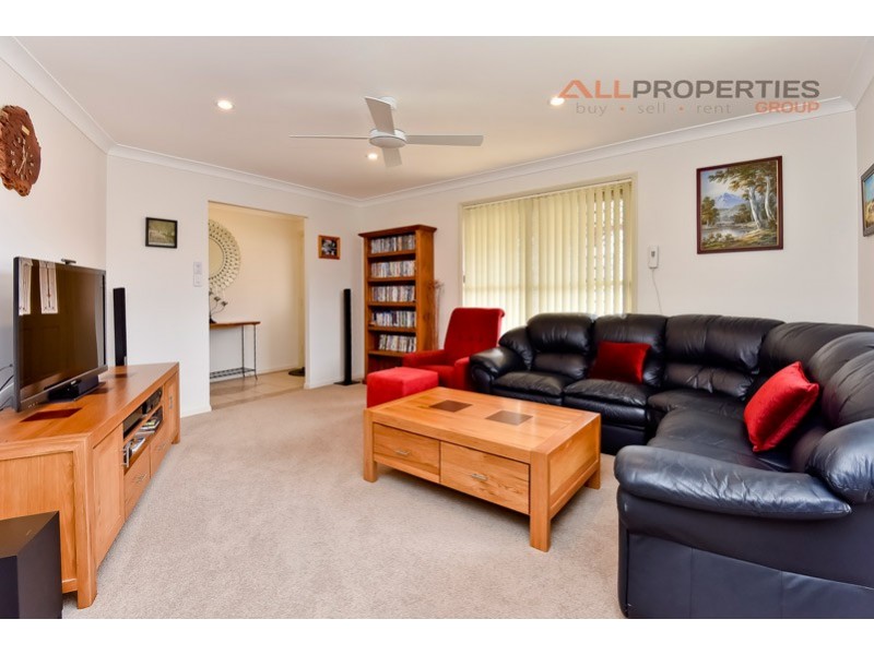6 FOLIUM COURT, Regents Park QLD 4118