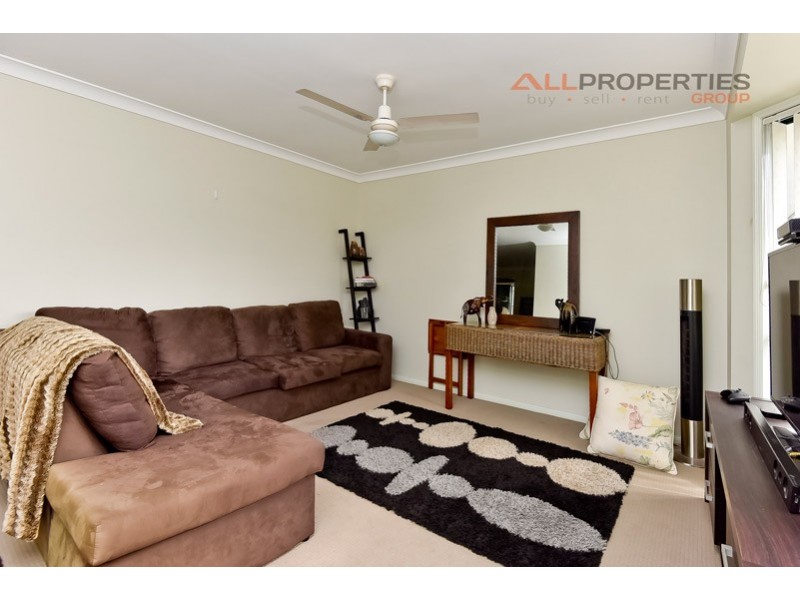 15 Benjamina Crct, Regents Park QLD 4118