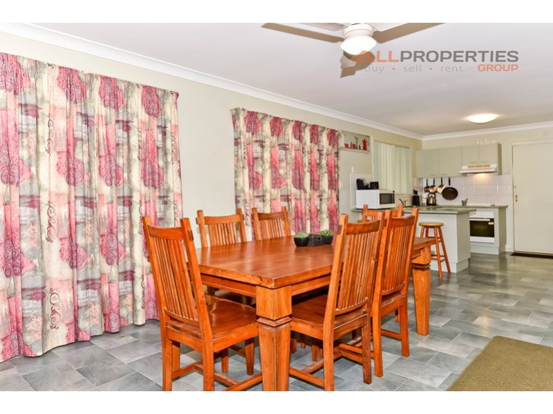 15 Benjamina Crct, Regents Park QLD 4118