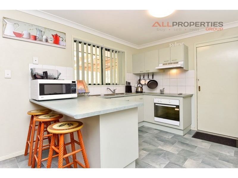 15 Benjamina Crct, Regents Park QLD 4118