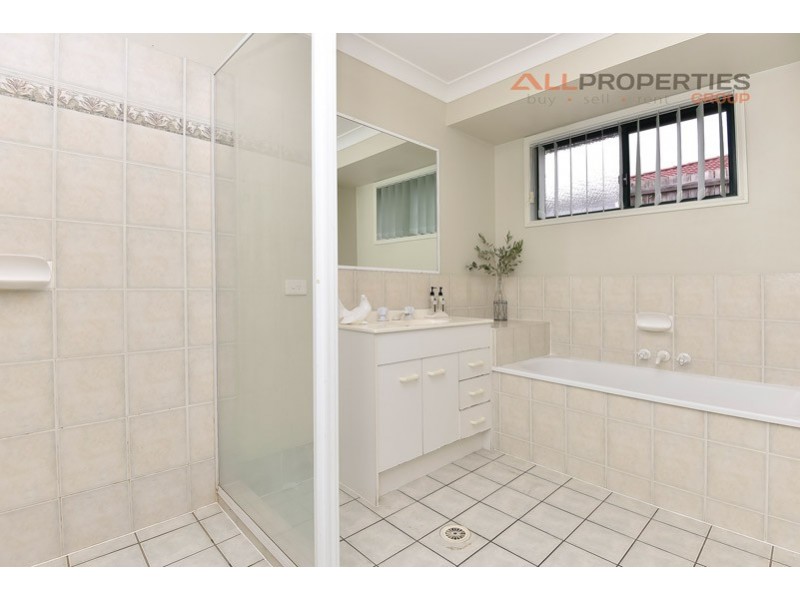 15 Benjamina Crct, Regents Park QLD 4118