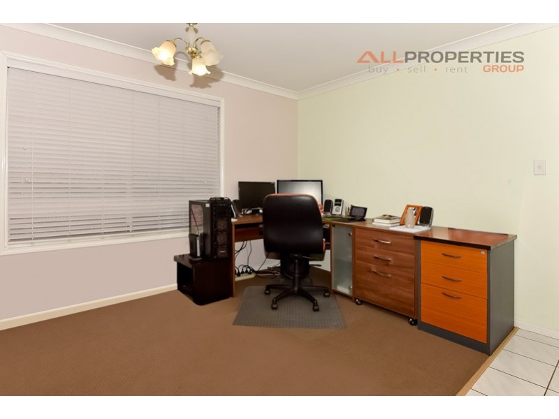 19 Mitchell Place, Forest Lake QLD 4078