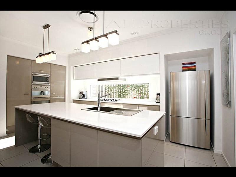 91 Parkwood Drive, Heathwood QLD 4110