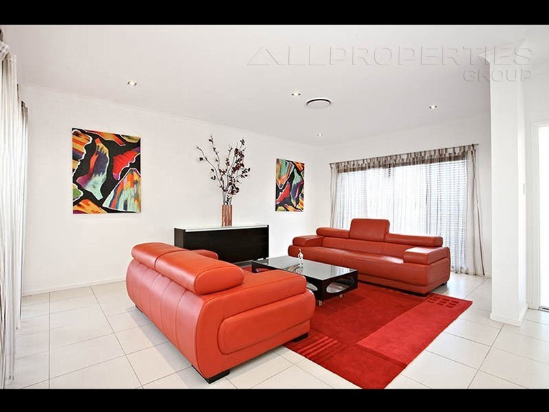 91 Parkwood Drive, Heathwood QLD 4110