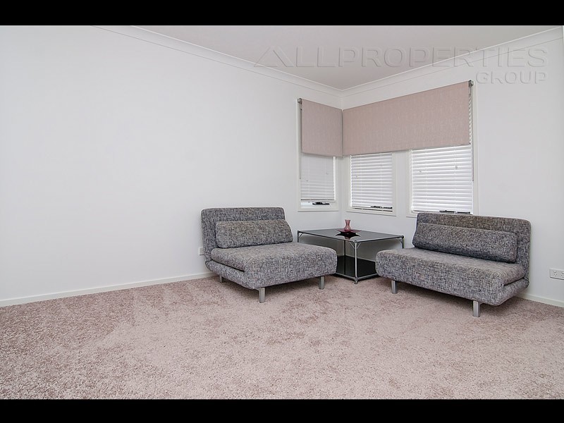 91 Parkwood Drive, Heathwood QLD 4110