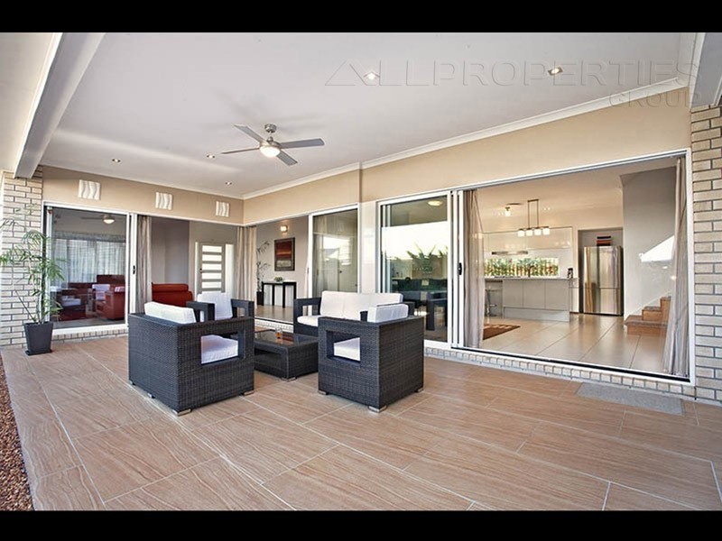 91 Parkwood Drive, Heathwood QLD 4110