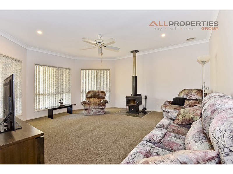 25 Belvedere Court, Chambers Flat QLD 4133