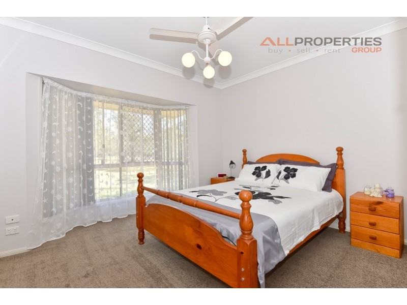 25 Belvedere Court, Chambers Flat QLD 4133