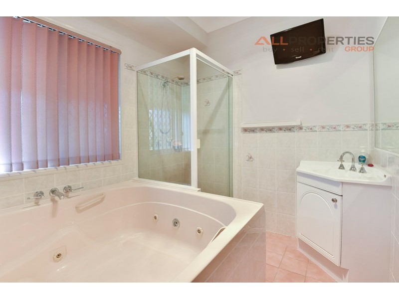 25 Belvedere Court, Chambers Flat QLD 4133