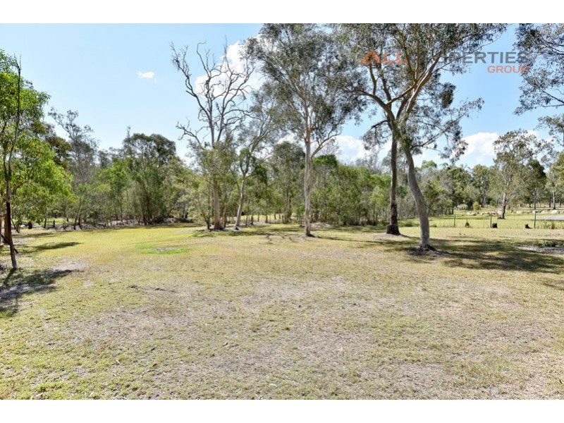 25 Belvedere Court, Chambers Flat QLD 4133