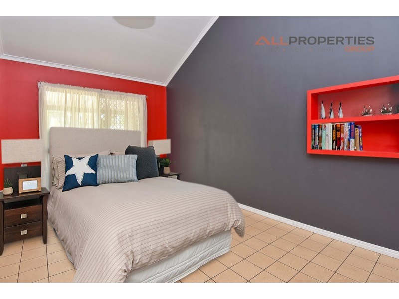 3 Lollard Street, Hillcrest QLD 4118