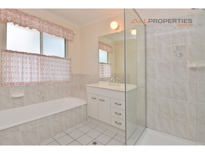 106 Chloe Drive, Munruben QLD 4125