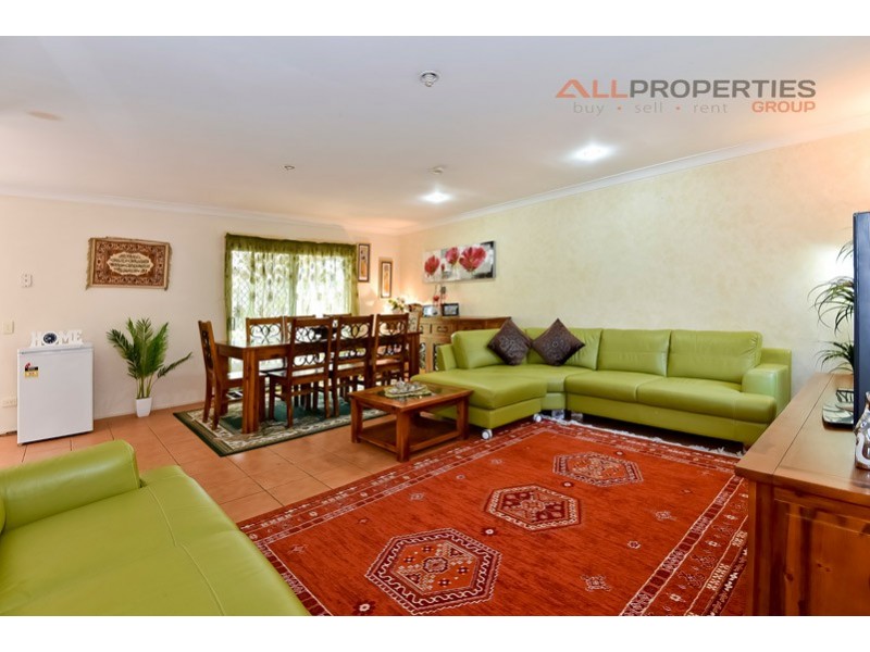 81 Banksia Circuit, Forest Lake QLD 4078