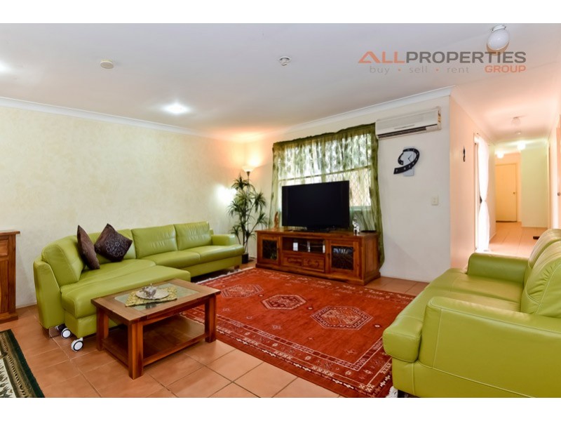 81 Banksia Circuit, Forest Lake QLD 4078