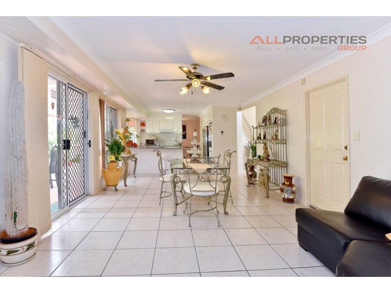 37 Daffodil Crescent, Calamvale QLD 4116