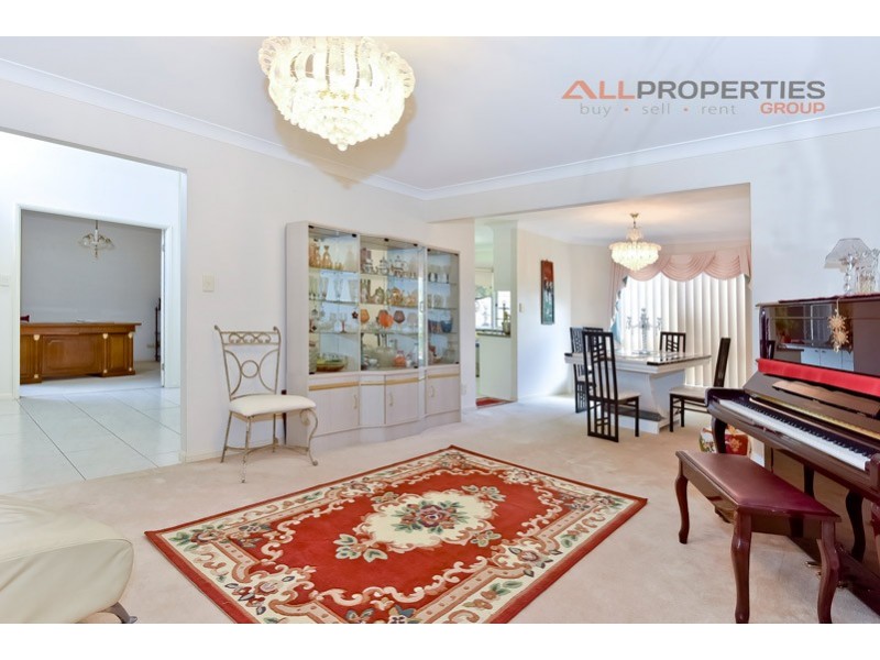37 Daffodil Crescent, Calamvale QLD 4116