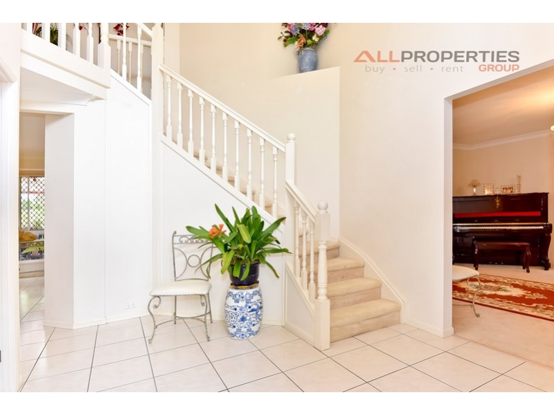 37 Daffodil Crescent, Calamvale QLD 4116