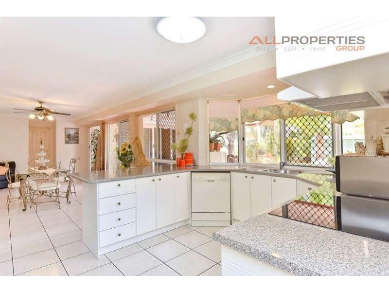 37 Daffodil Crescent, Calamvale QLD 4116