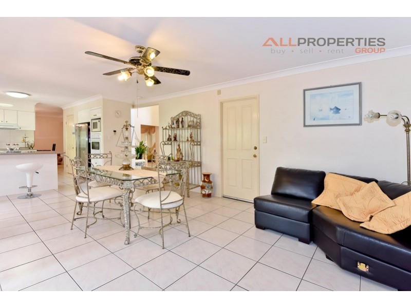 37 Daffodil Crescent, Calamvale QLD 4116