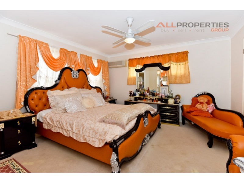 37 Daffodil Crescent, Calamvale QLD 4116