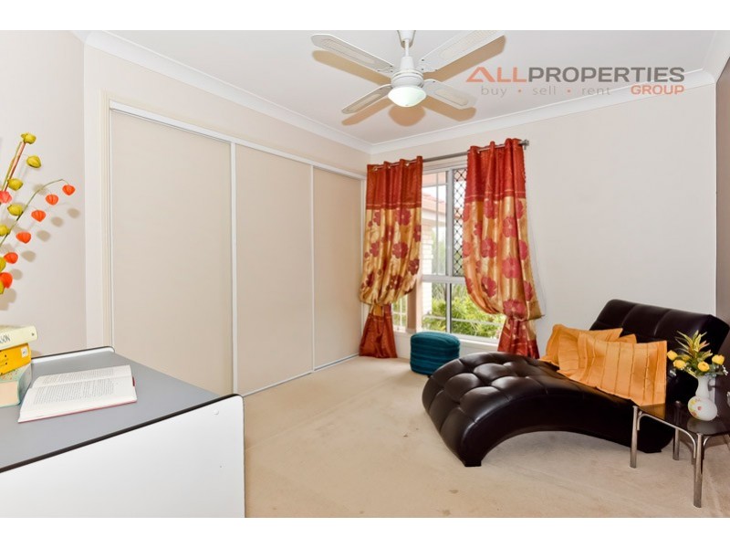 37 Daffodil Crescent, Calamvale QLD 4116