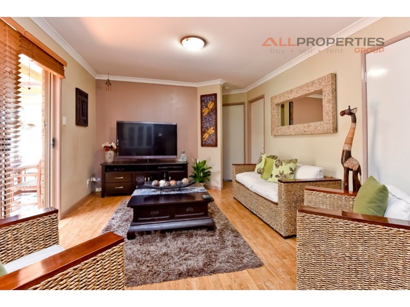 6 CALDER COURT, Crestmead QLD 4132