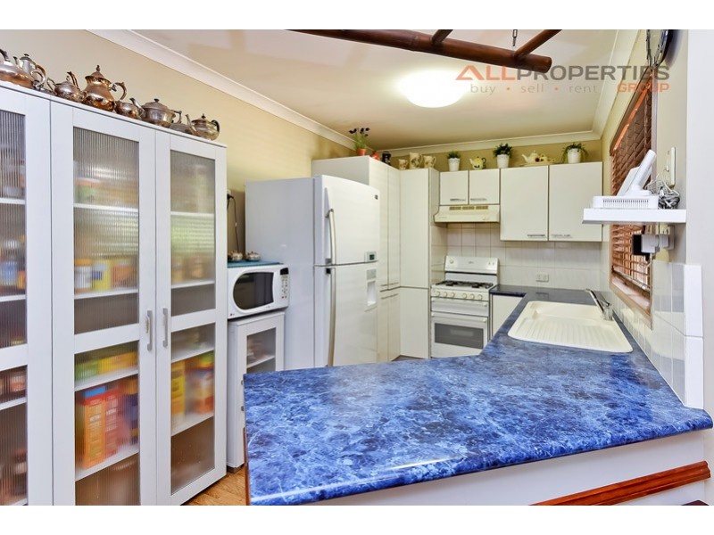6 CALDER COURT, Crestmead QLD 4132