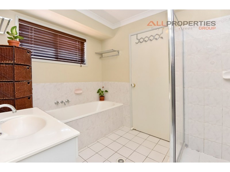 6 CALDER COURT, Crestmead QLD 4132