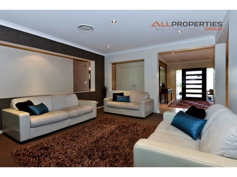 27 Acacia Street, Heathwood QLD 4110