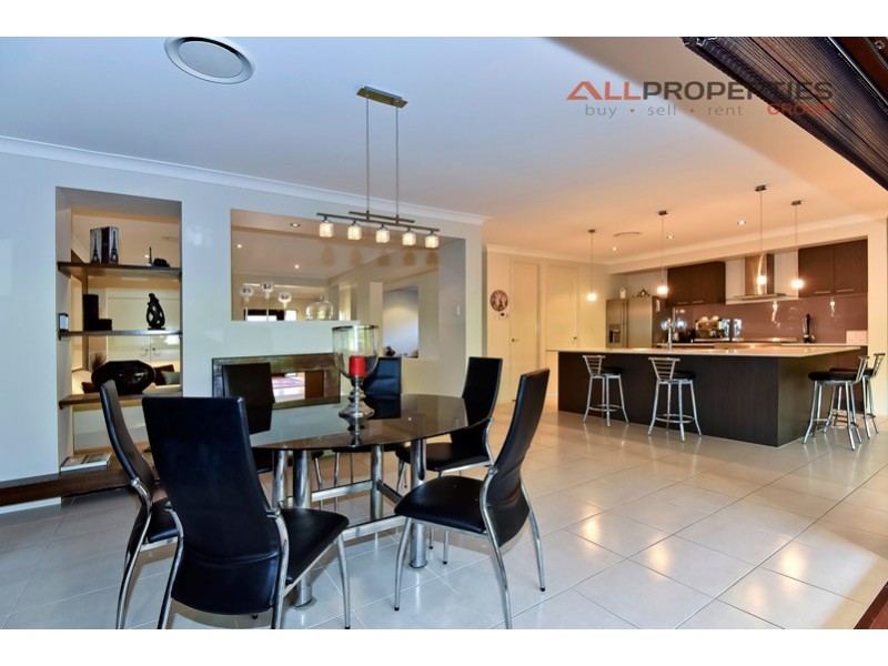 27 Acacia Street, Heathwood QLD 4110