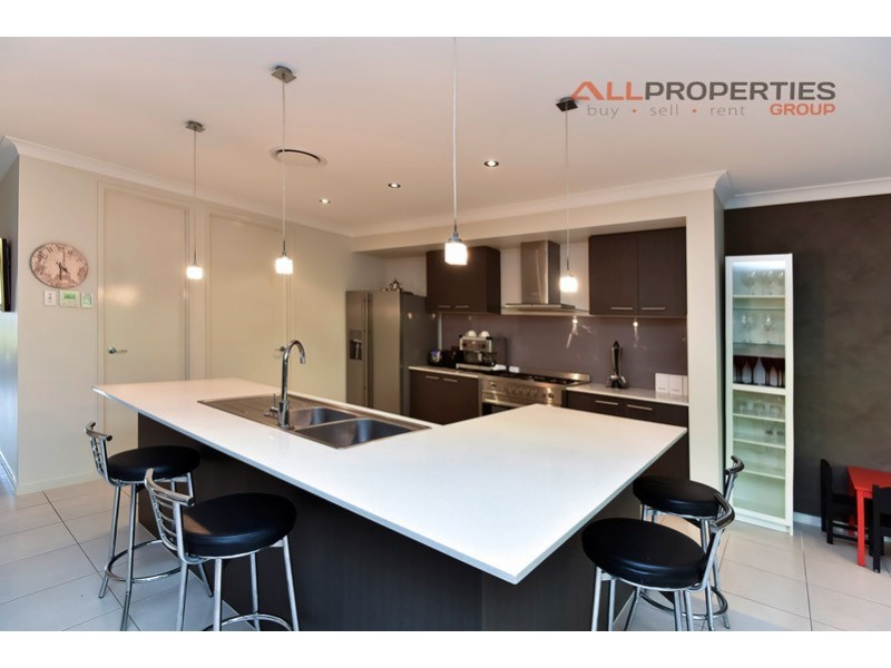 27 Acacia Street, Heathwood QLD 4110