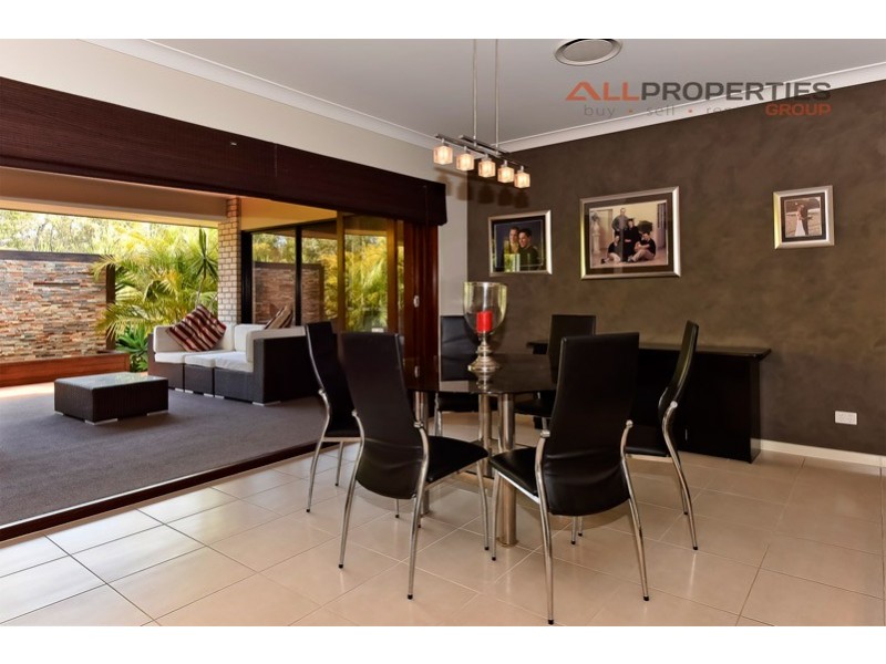 27 Acacia Street, Heathwood QLD 4110