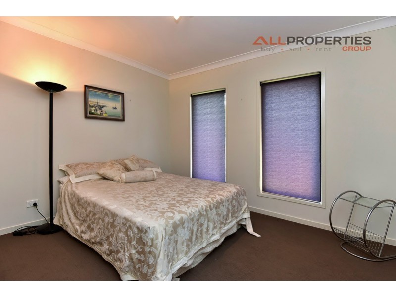 27 Acacia Street, Heathwood QLD 4110