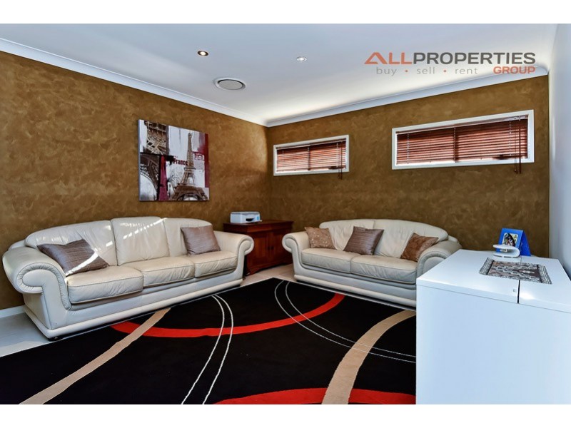 27 Acacia Street, Heathwood QLD 4110