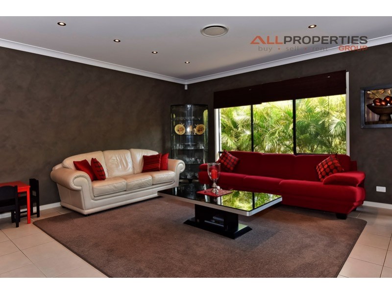 27 Acacia Street, Heathwood QLD 4110