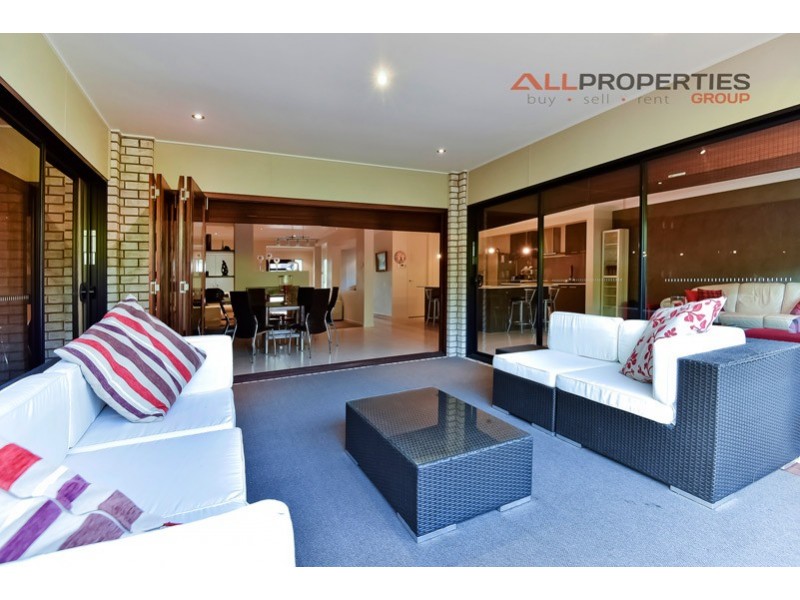 27 Acacia Street, Heathwood QLD 4110