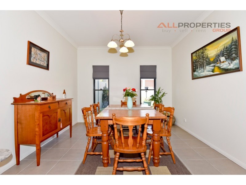 21 Girraween Cres, Parkinson QLD 4115