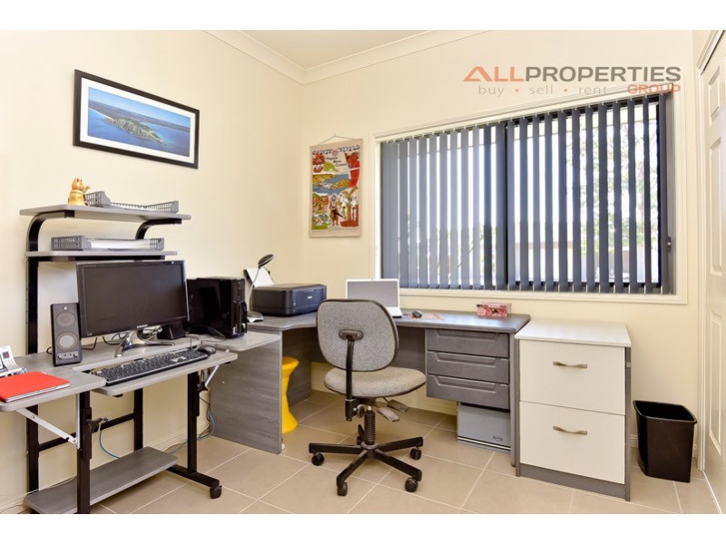 21 Girraween Cres, Parkinson QLD 4115