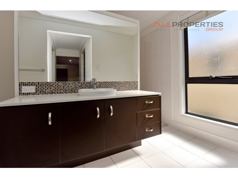 17 Callistemon Street, Heathwood QLD 4110