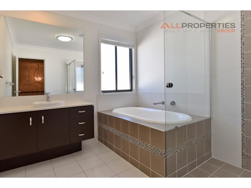 17 Callistemon Street, Heathwood QLD 4110