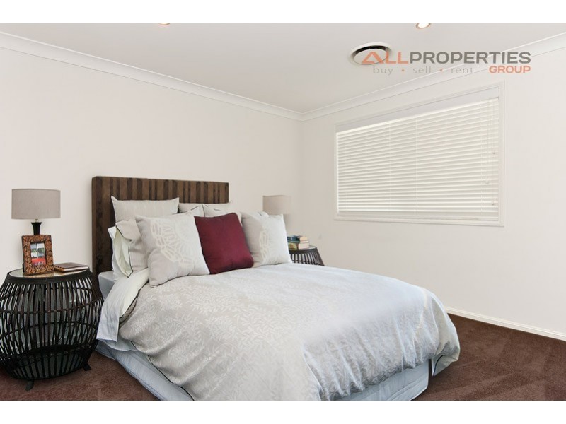 17 Callistemon Street, Heathwood QLD 4110
