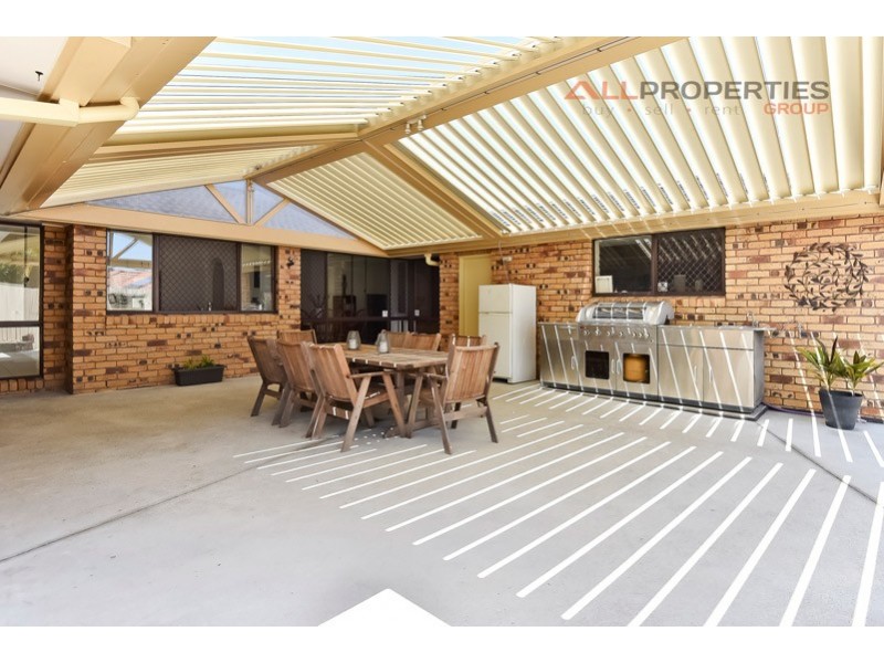 53 PARKROYAL CRESCENT, Regents Park QLD 4118