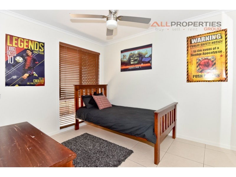 53 PARKROYAL CRESCENT, Regents Park QLD 4118