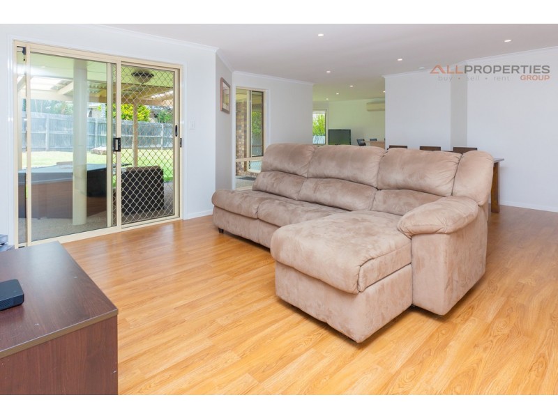 15 Branxton Pl, Parkinson QLD 4115