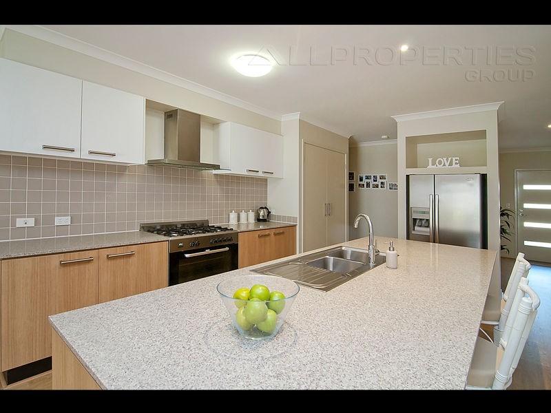 1 Bottlebrush Street, Heathwood QLD 4110