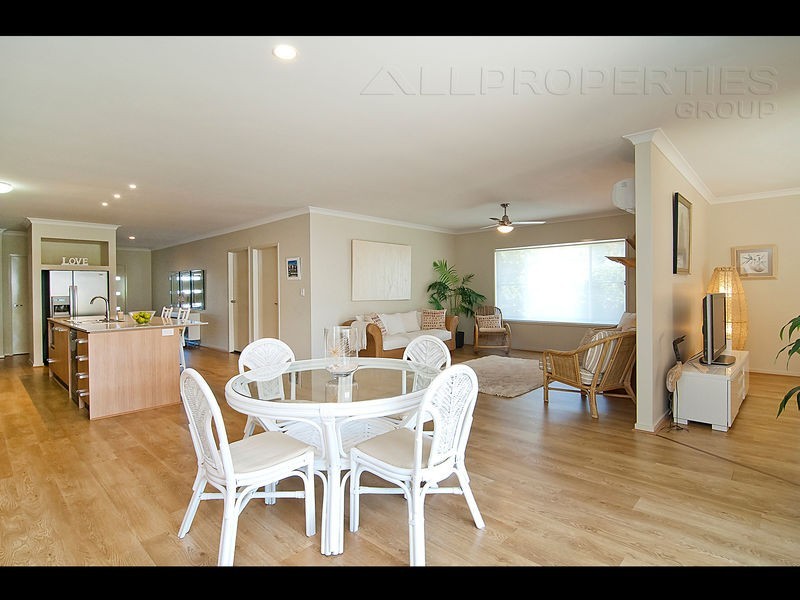 1 Bottlebrush Street, Heathwood QLD 4110